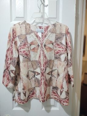 Alfred Dunner Geometric Patchwork V-Neck Tunic in Cream, Brown and Muted Red